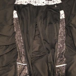 Danskin capri workout leggings